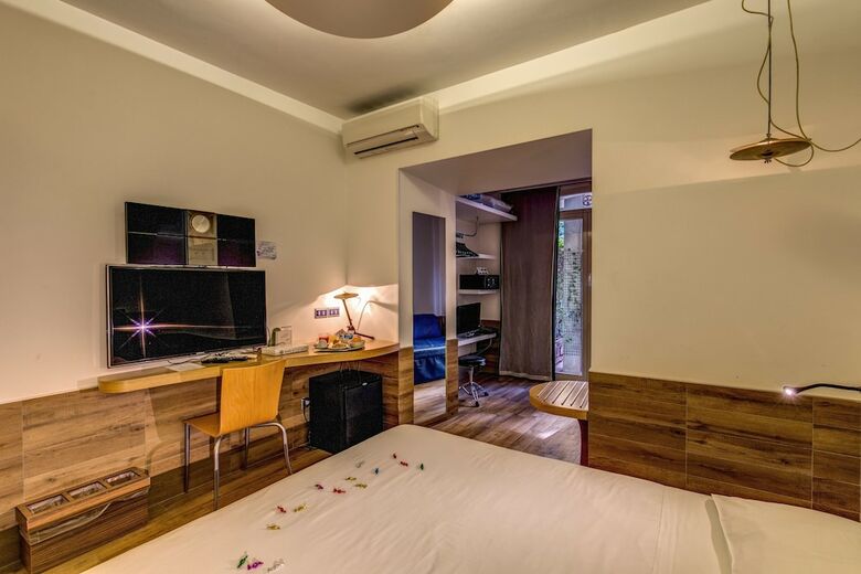 Hotel Franklin Feel The Sound