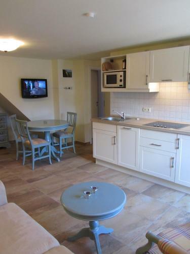 Apartmenthaus Hus �bi By Rujana