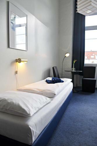 Hotel Transit