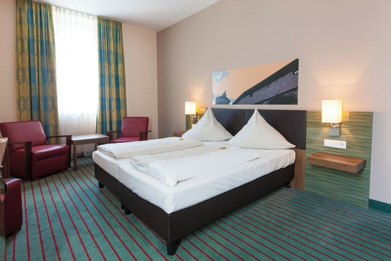 Novina Hotel Tillypark