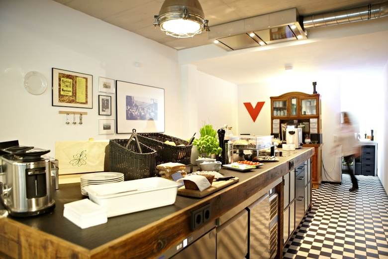 V-hotel