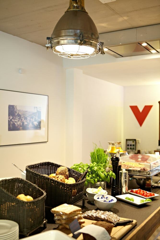 V-hotel