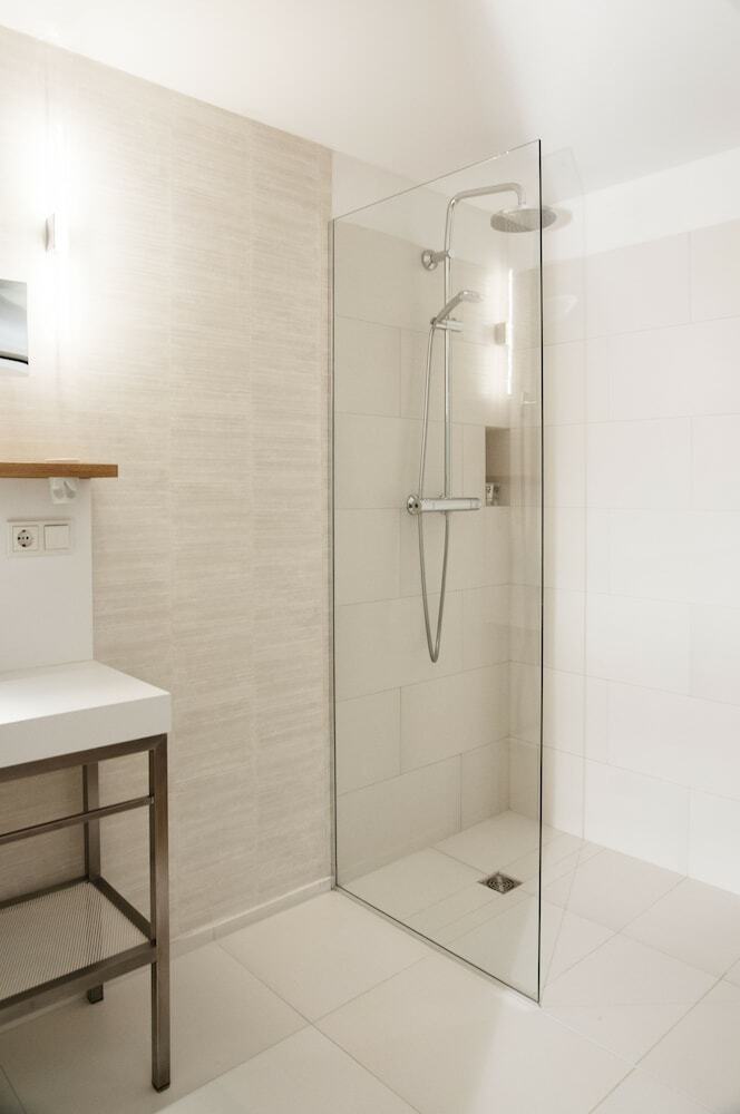 V-hotel