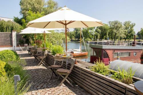 Hostal Pension Havelflo�