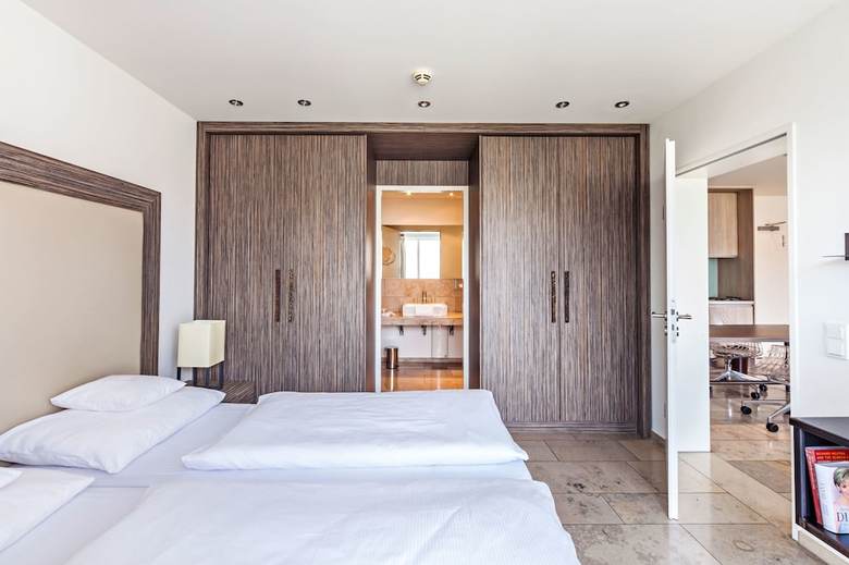 Hotel Burns Art & Culture