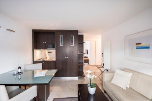Hotel Burns Apartments / Checkin Bahnstra�e 76