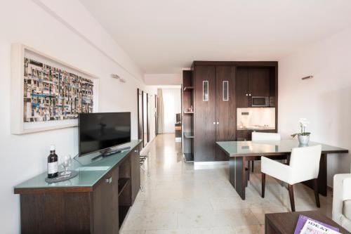 Hotel Burns Apartments / Checkin Bahnstra�e 76