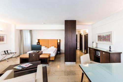 Hotel Burns Apartments / Checkin Bahnstra�e 76