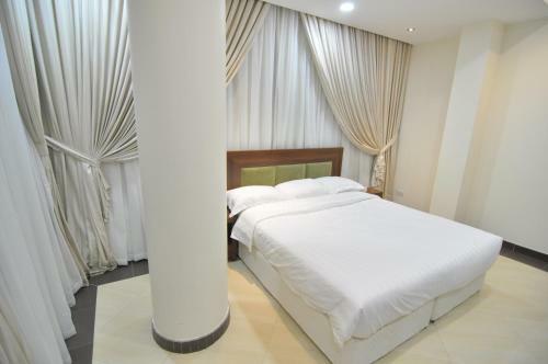 High End Gardens Aparthotel