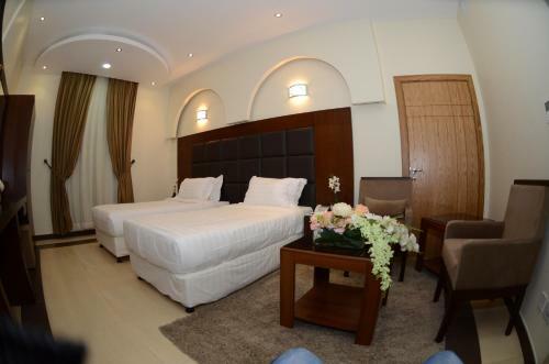 High End Gardens Aparthotel
