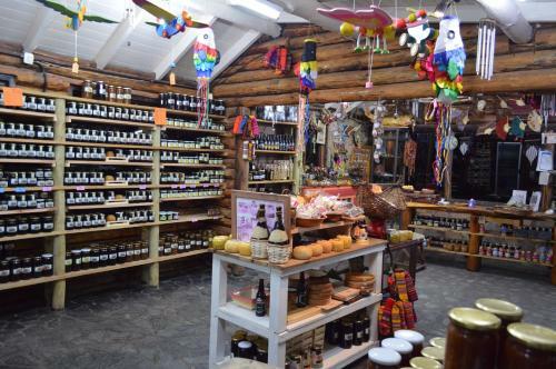 Complejo Dulcer�a El Cazador Y Caba�as