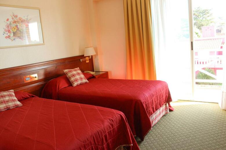 Hotel Reviens