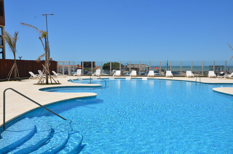 Hotel Reviens