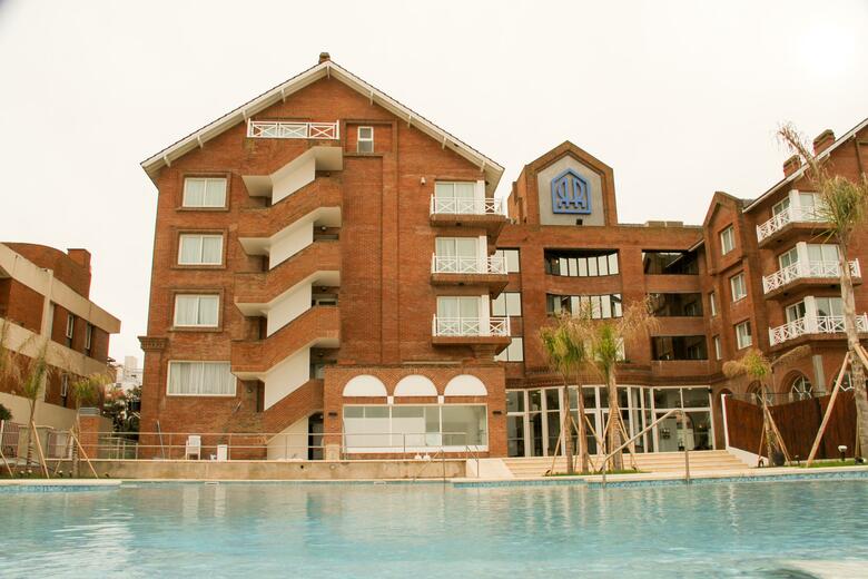 Hotel Reviens