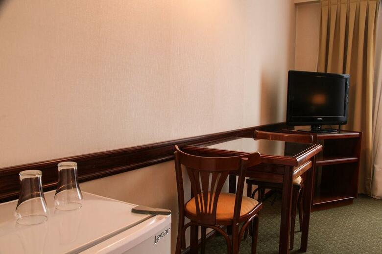 Hotel Reviens