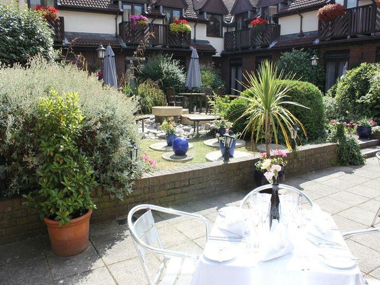 Brook Kingston Lodge Hotel
