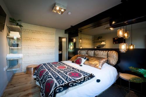 Onas Hostel & Suites
