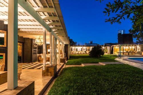 Onas Hostel & Suites