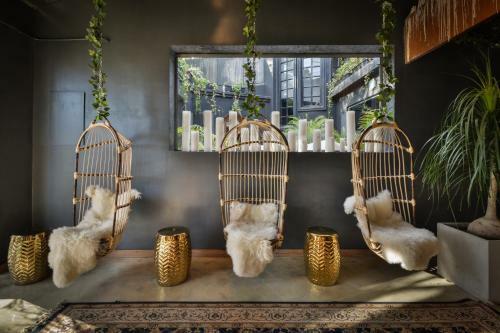 Onas Hostel & Suites