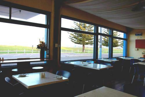 Hotel Esperance Beachfront Resort