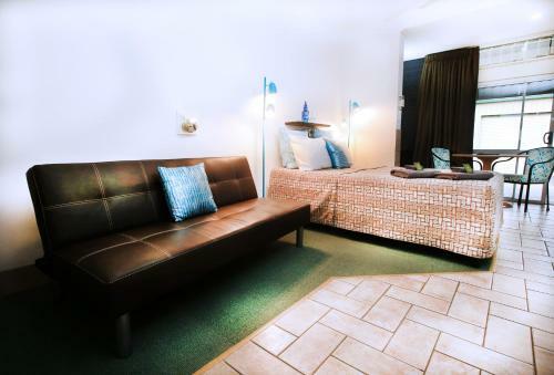 Central Motel Gin Gin