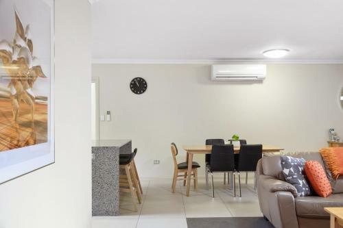 City Two Apartment