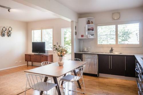 Stylish And Spacious Beach Apartment