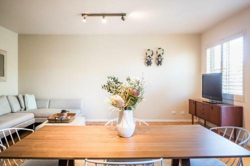 Stylish And Spacious Beach Apartment