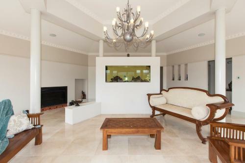 Lodge Aurora Manor Rooms