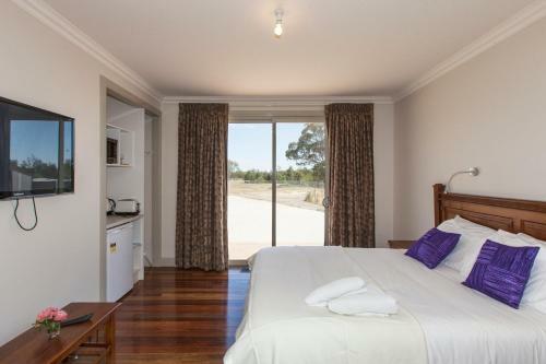 Lodge Aurora Manor Rooms