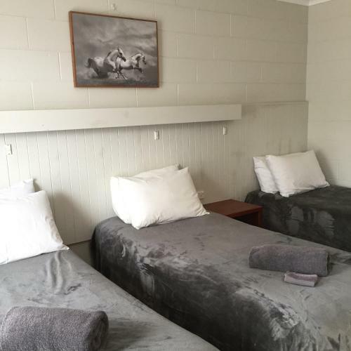 Eden Golf View Motel