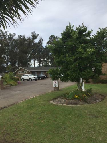 Eden Golf View Motel