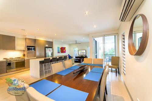 Holiday Home Bayhill Manor
