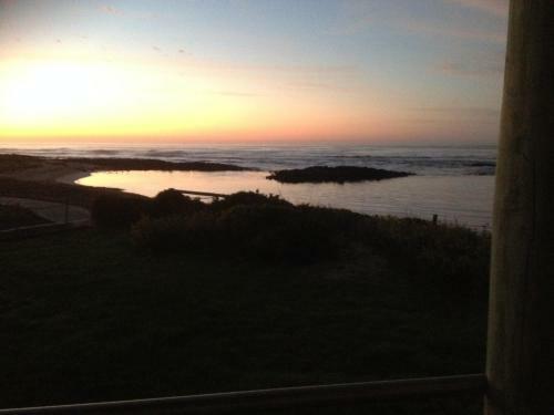 Hostal Wytonia Beachfront Accommodation