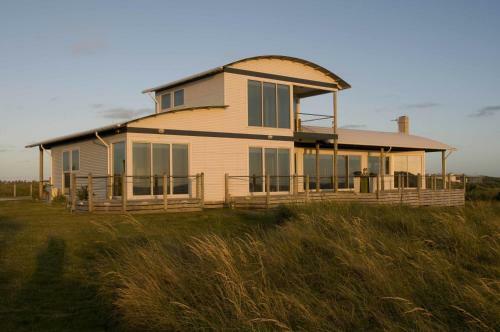 Hostal Wytonia Beachfront Accommodation