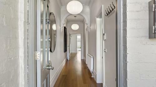 Boutique Stays - Victorian Vogue