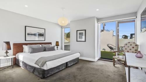 Boutique Stays - Victorian Vogue