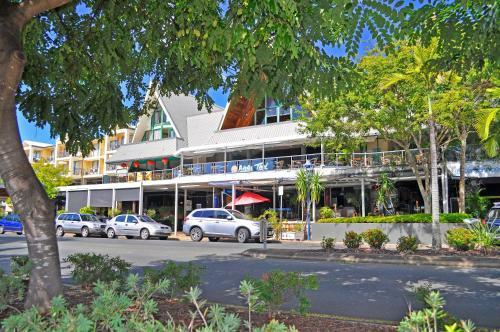Hotel Airlie Waterfront Accommodation
