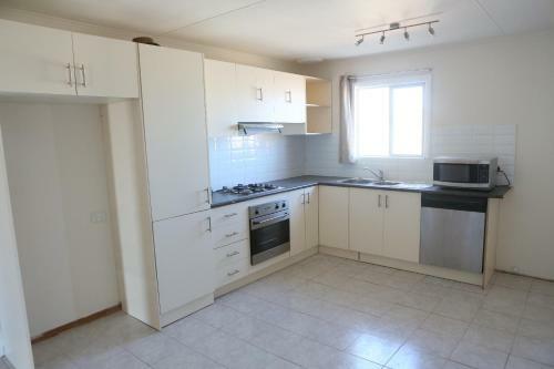 Hostal Breakaway Views Lia Place