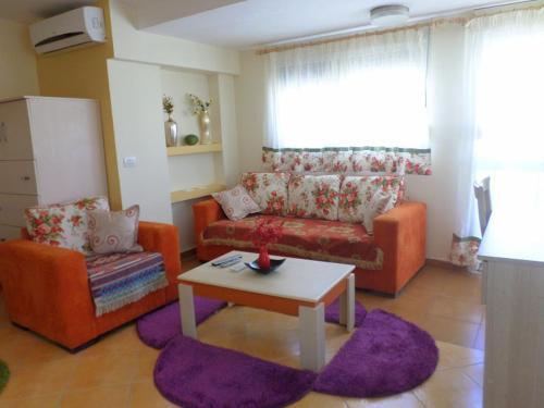 Aldom Apartments