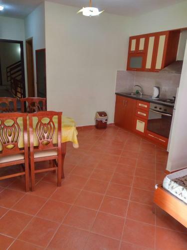 Aldom Apartments