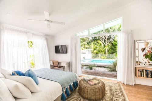 Pineapple Petes Beach House