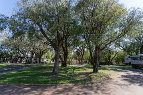 Hotel Busselton Villas And Caravan Park