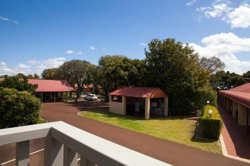 Hotel Busselton Villas And Caravan Park