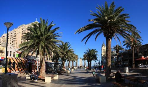 Glenelg Holiday Apartments-colonial Square