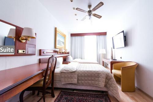 Hotel Ravel International