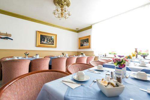 L�wen Hotel