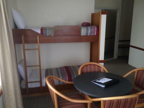 Three Explorers Motel