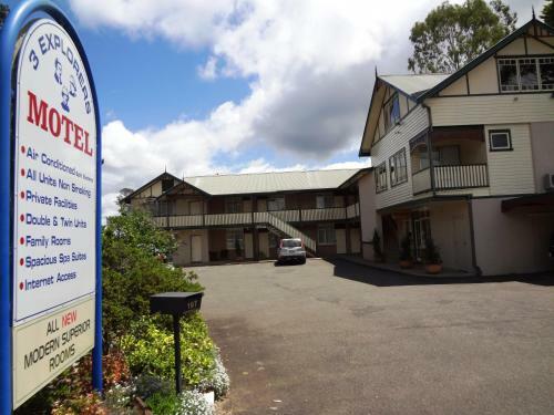 Three Explorers Motel