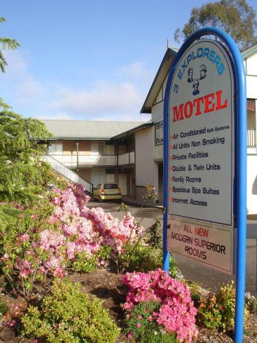 Three Explorers Motel